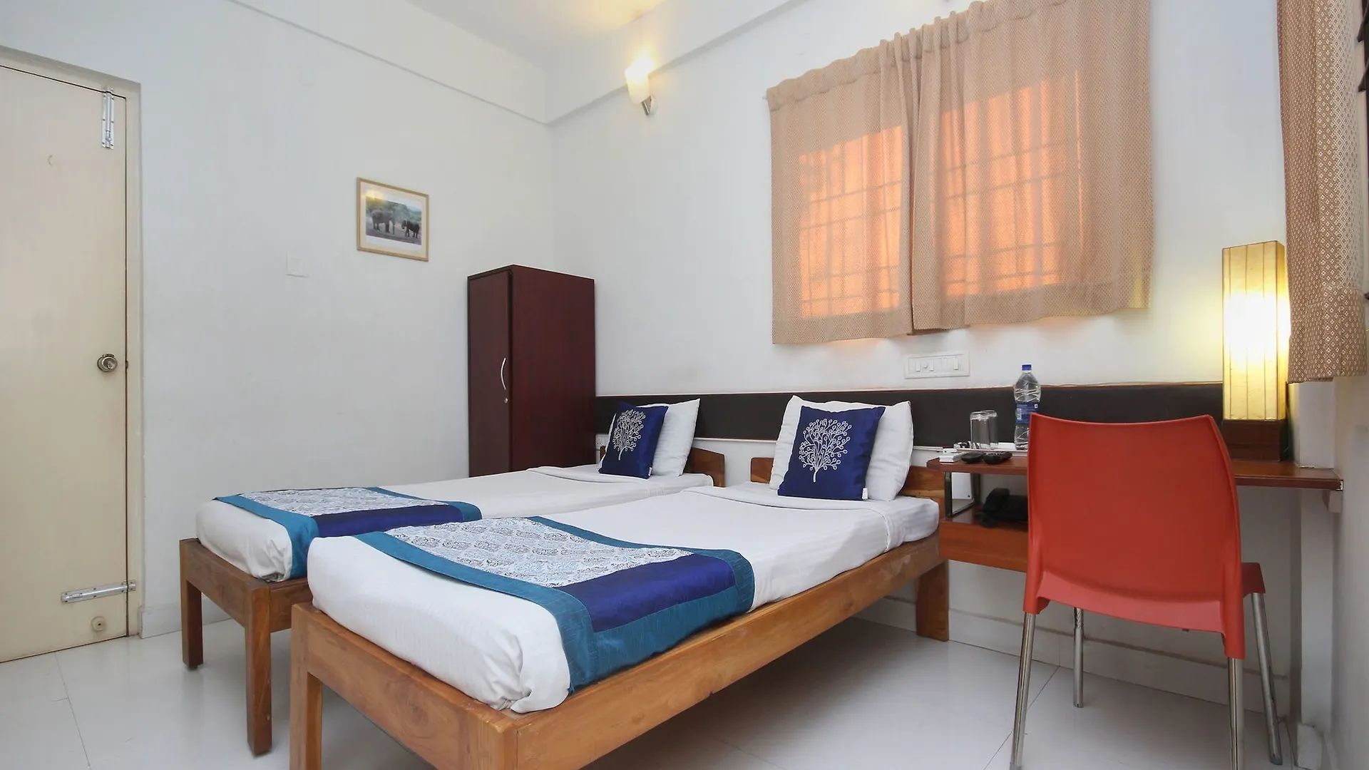 Oyo 1356 Hotel Gokulam Compact Mysore