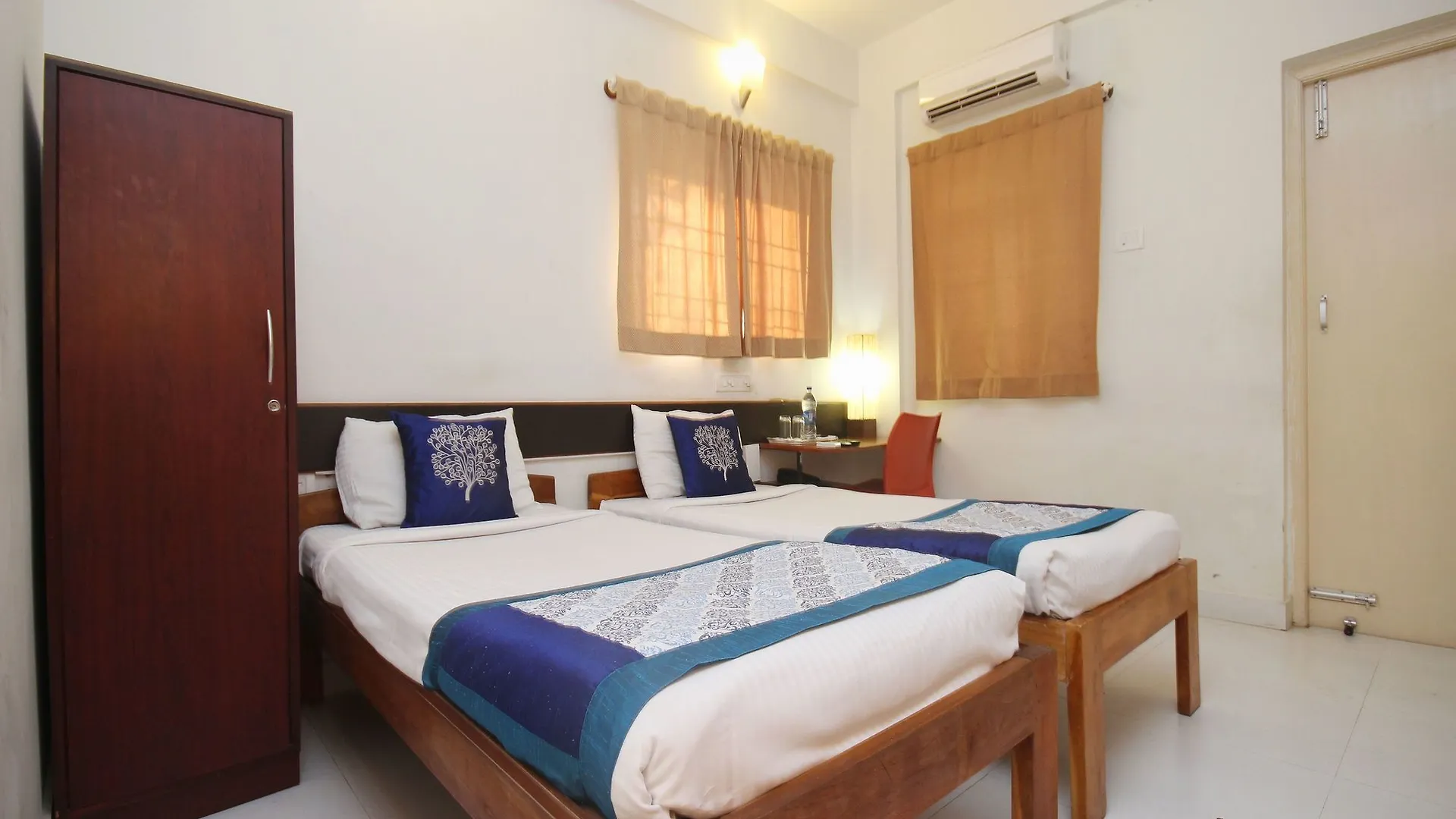 ***  Oyo 1356 Hotel Gokulam Compact Mysore India